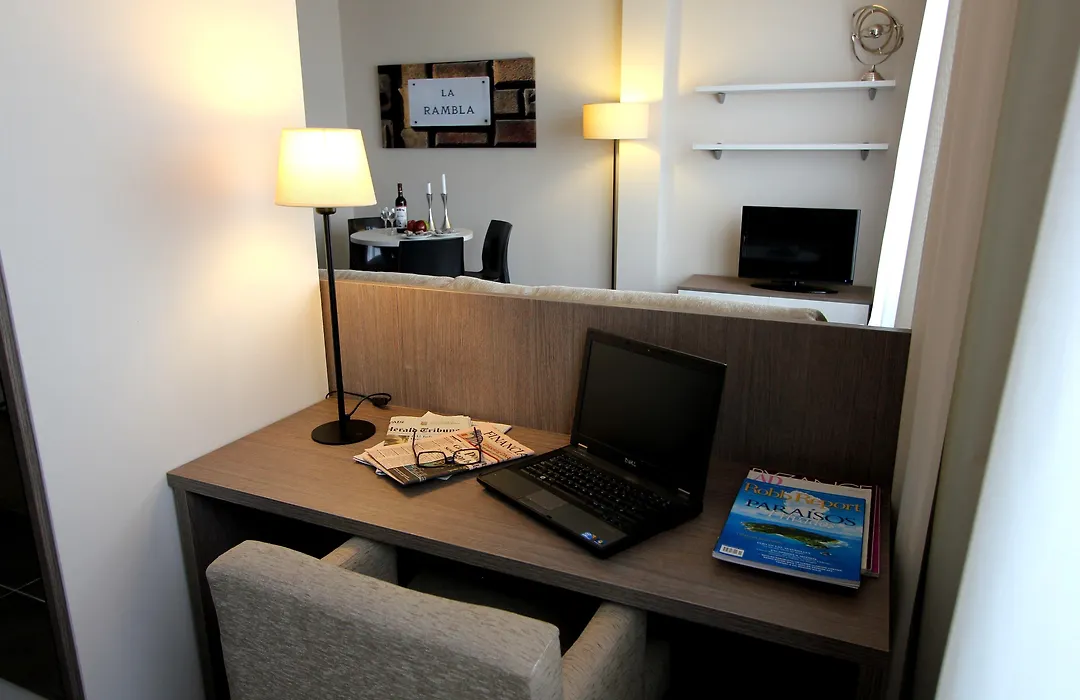 Pierre & Vacances Barcelona Sants-1